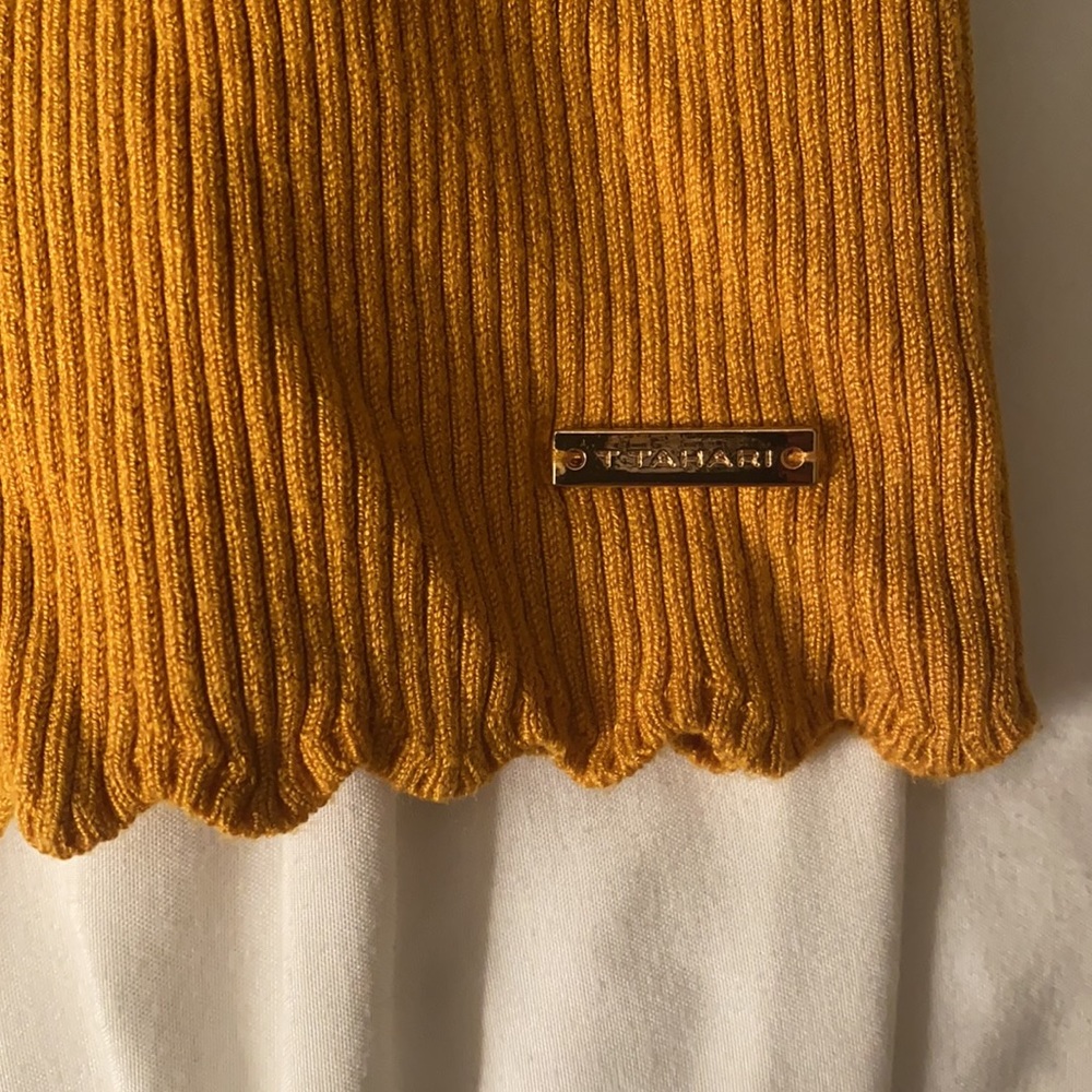 Scallop Edge Ribbed T-Shirt - Picture 2 of 4